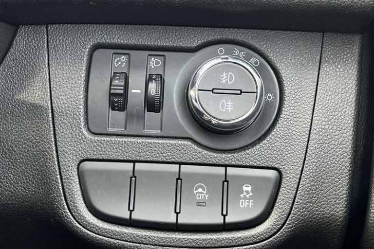 2019 Vauxhall Viva 1.0 [73] SE 5dr [A/C] HATCHBACK PETROL Manual