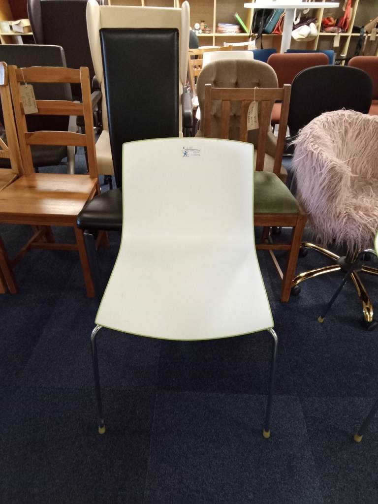 Green/White Kitchen Chair (2 available £12 each) TCL Reuse 110000,110072