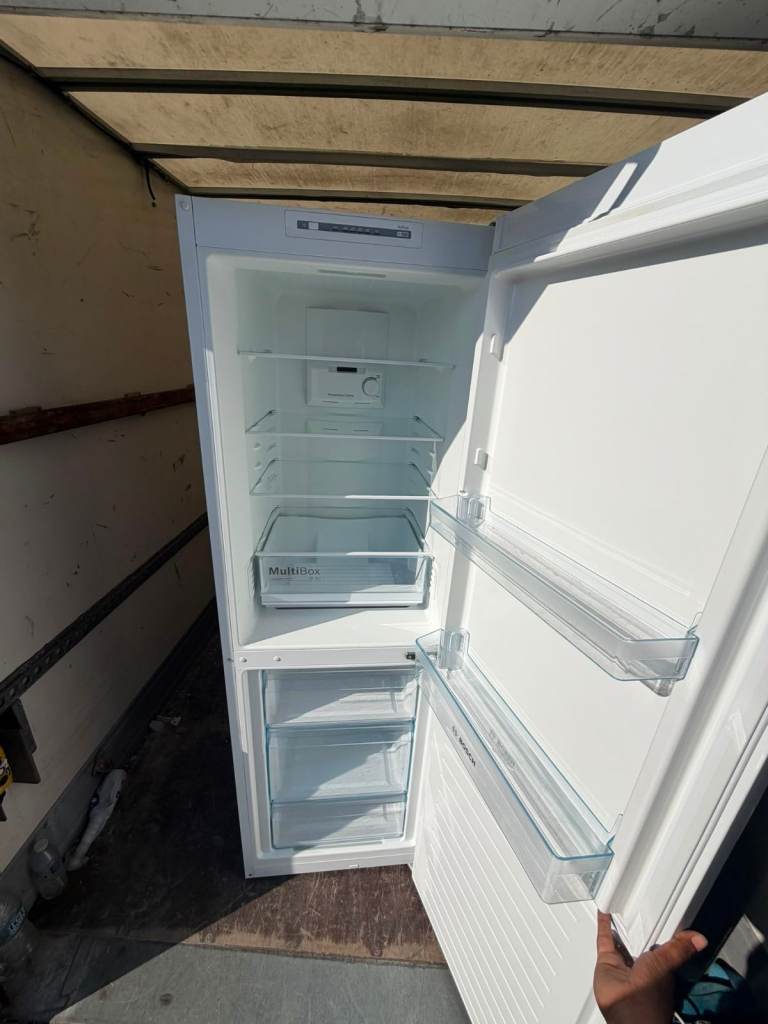 Bosch White Fridge Freezer – Good Condition