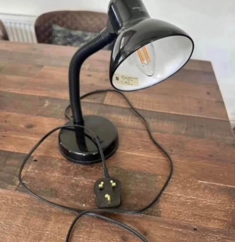 Black Desk Lamp with Flexible Neck – Good Condition