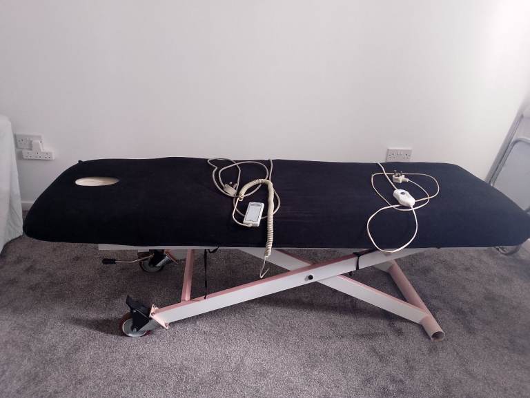 Professional Electric Massage/Beauty Bed – Good Condition