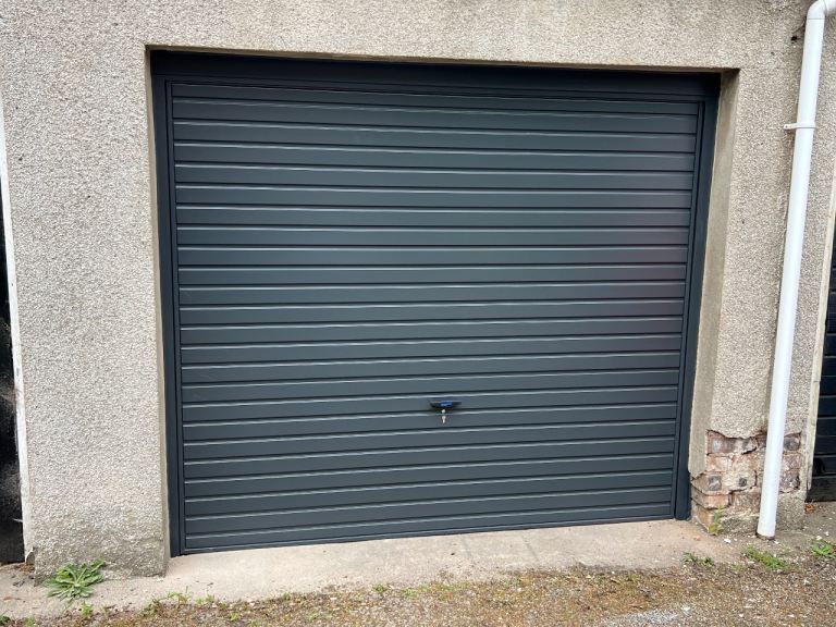 Garage for rent