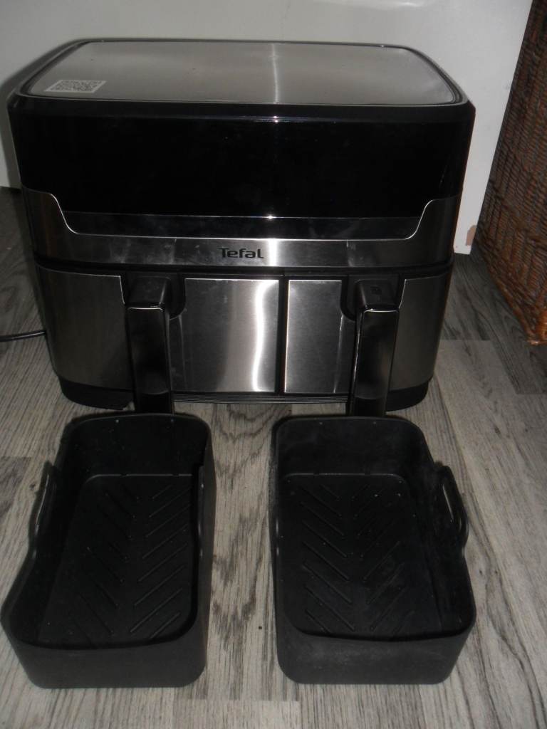 Tefal Dual Easy Fry & Grill 8.3L Air Fryer & 2 Silicone Liners-Hardly Used,no instructions