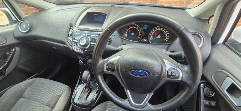 Ford fiesta titanium 2013