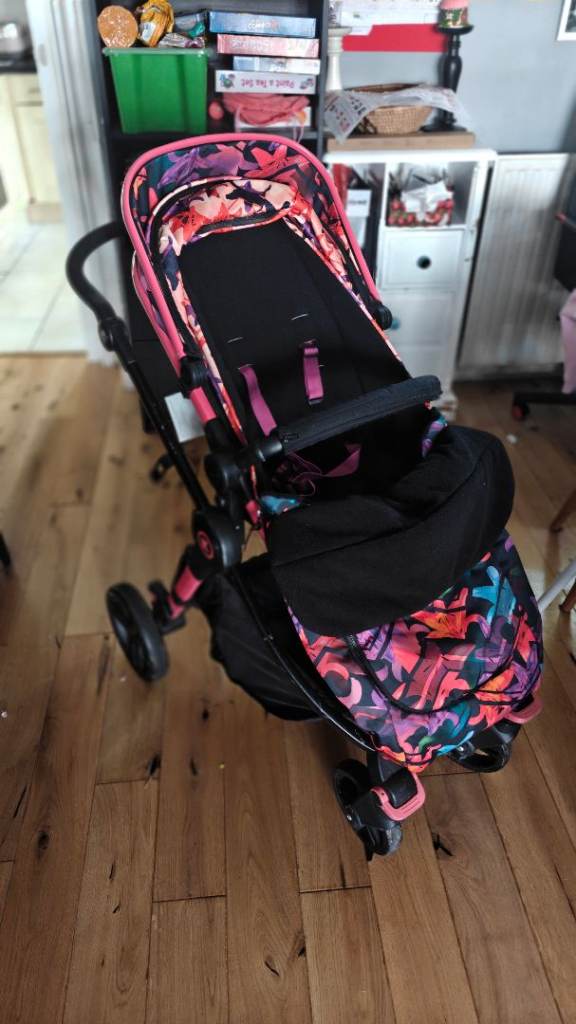 Koochi Modhero pushchair 3in1 - Good Condition, Bright Pattern