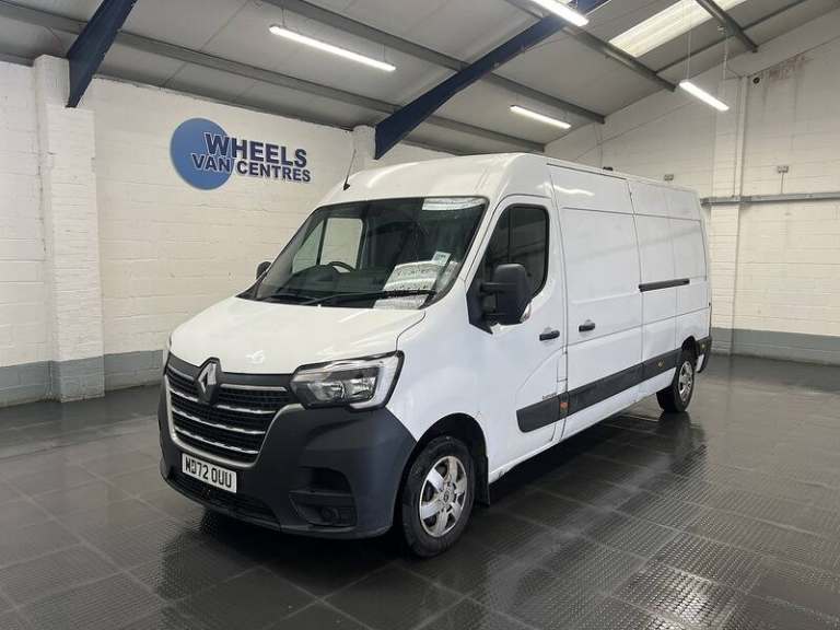 2022 Renault Master LM35dCi 135 Business+ Medium Roof Van PANEL VAN DIESEL Manual