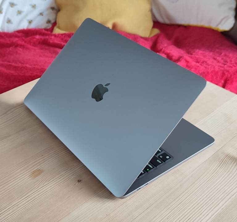 Apple MacBook Pro excllent condition with warranty