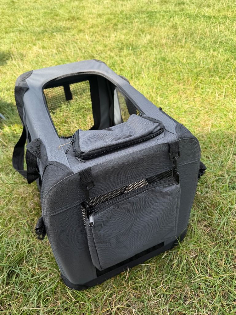 Pet carrier/crate