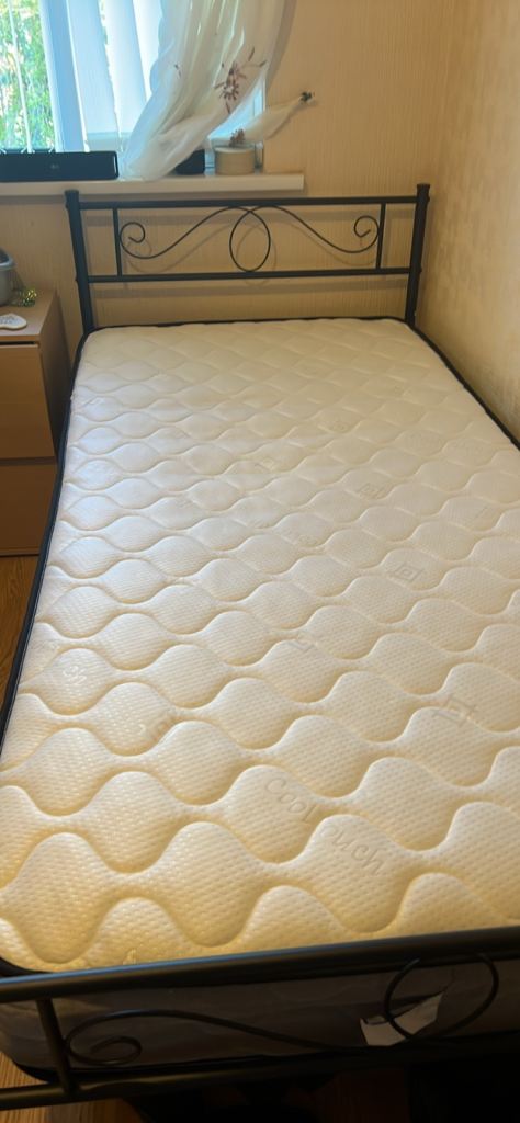 Single bed - Metal Frame with Mattress