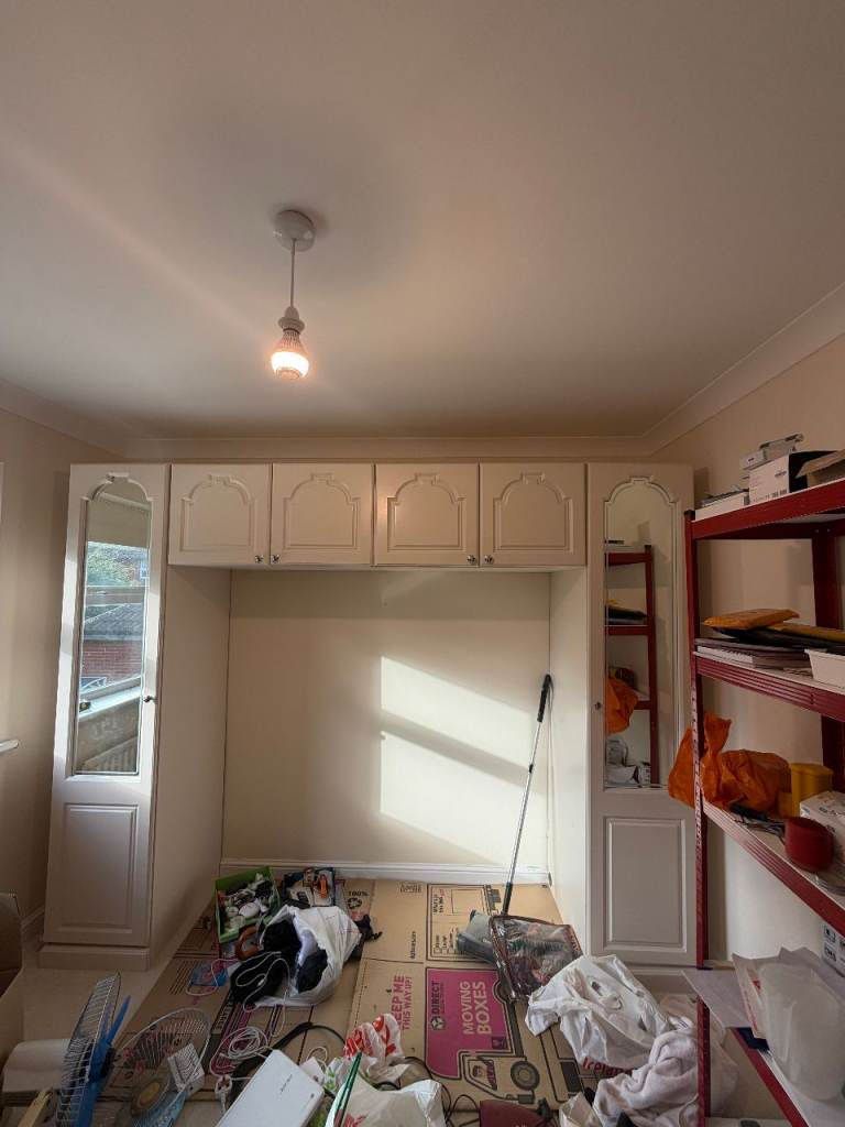 FREE Fitted Wardrobe Units with Mirrors – Must Remove