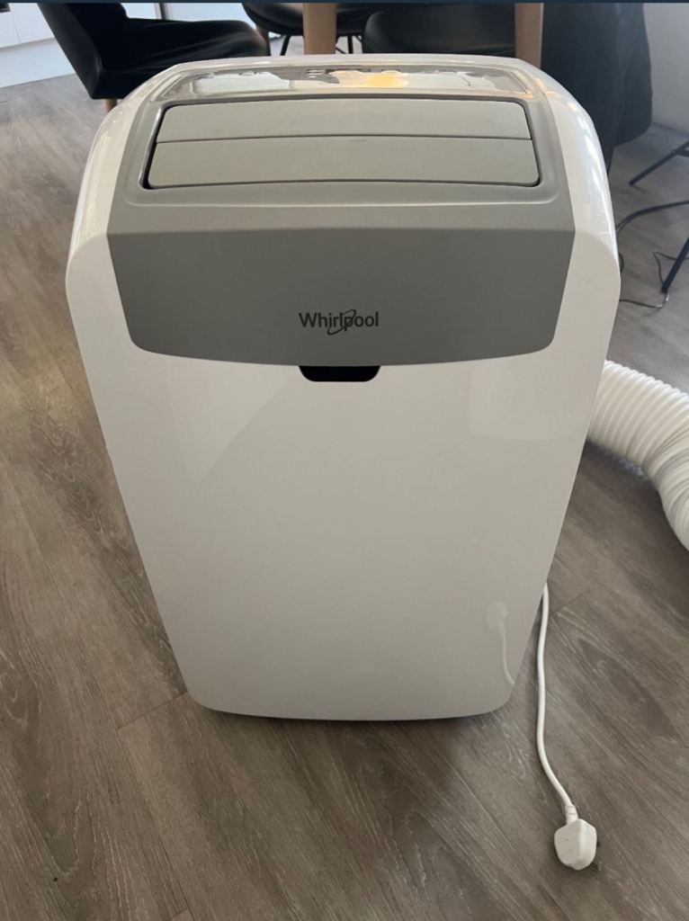 Whirlpool Air Conditioner/ Heater / Dehumidifier 9000 BTU PACW29COL