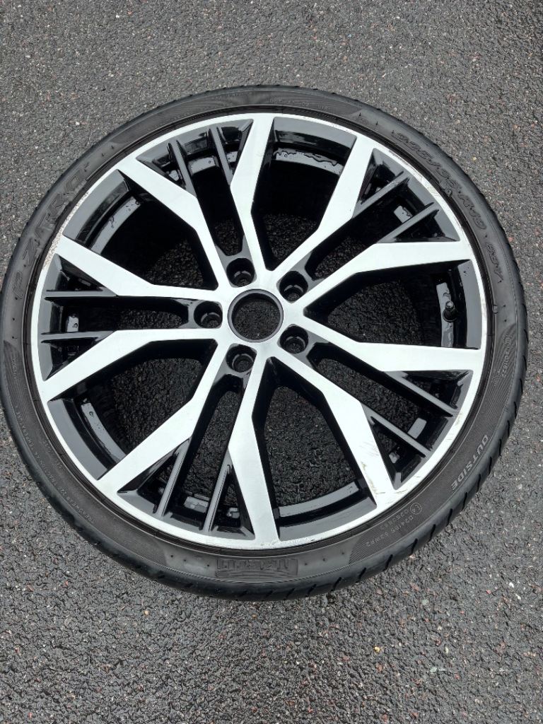 Volkswagon Golf GTD Santiago 19 inch alloy 