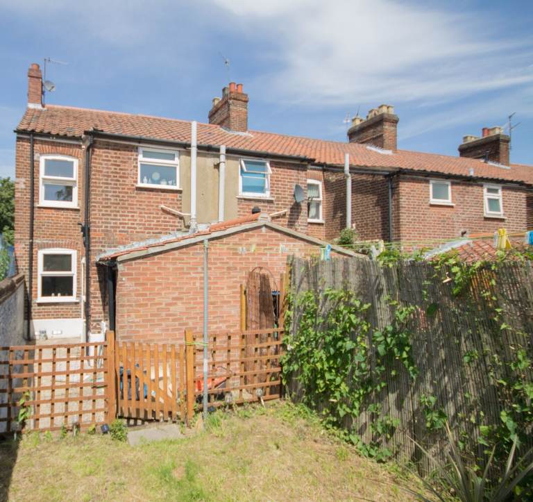 Lovely large two bedroom City Centre end terrace house NR3