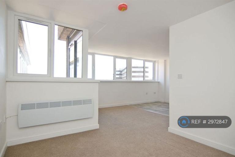 2 bedroom flat in Kings House, Dudley, DY2 (2 bed) (#2972847)