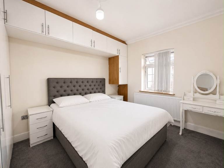 DOUBLE & SINGLE ROOMS AVAILABLE