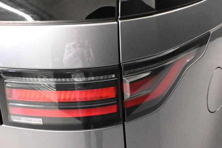 2021 Land Rover Discovery 3.0 Discovery R-Dynamic SE D MHEV Auto 4WD 5dr SUV Diesel Automatic