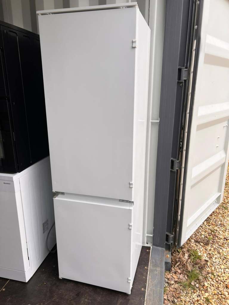 Integrated Fridge Freezer - Zanussi (Delivery Available) Product ID:600