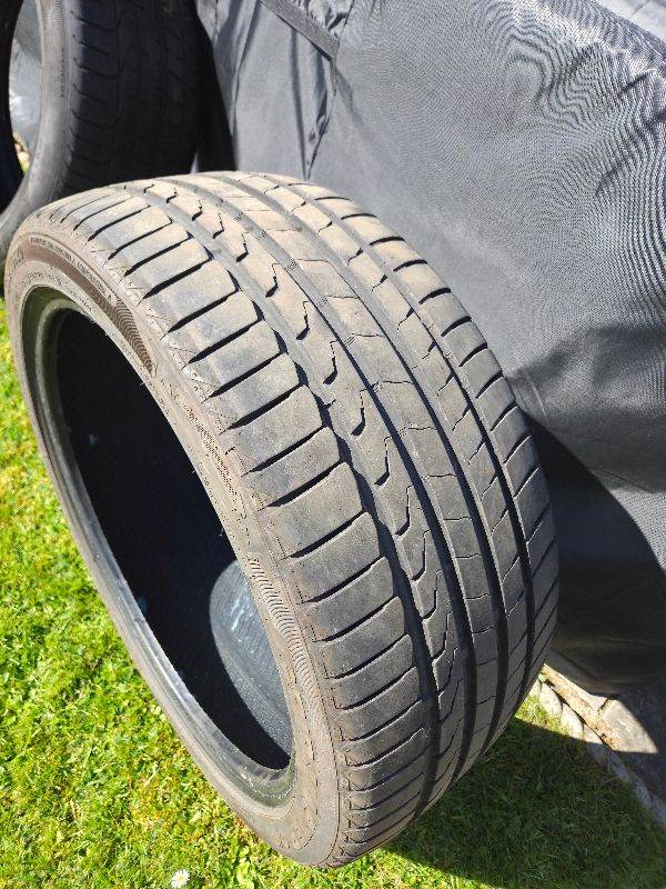 Tyre 255 40 20