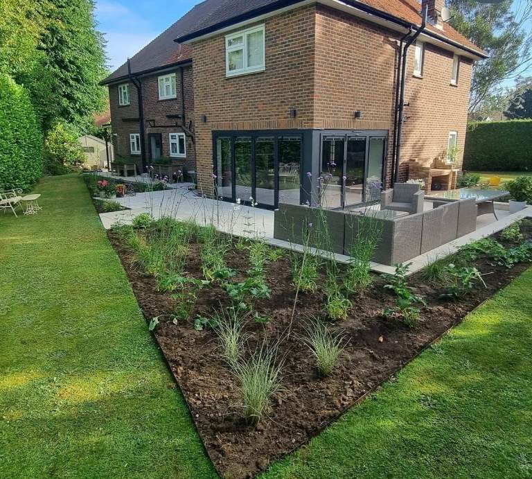 Semi-Skilled / Skilled Landscaping Labourer
