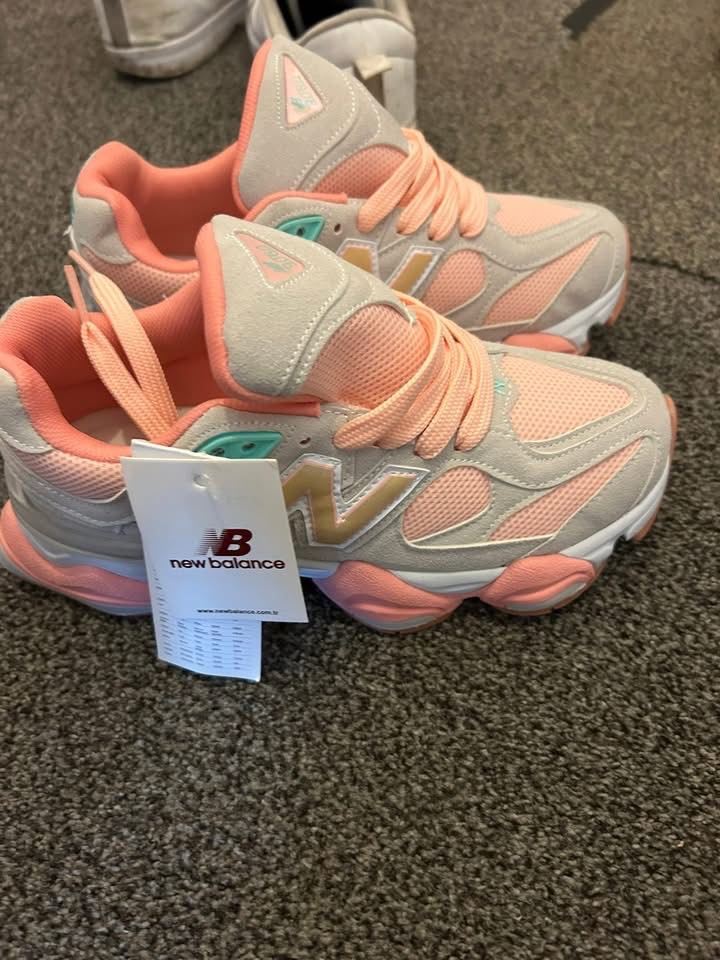 Women’s new balance 9060 size 3 