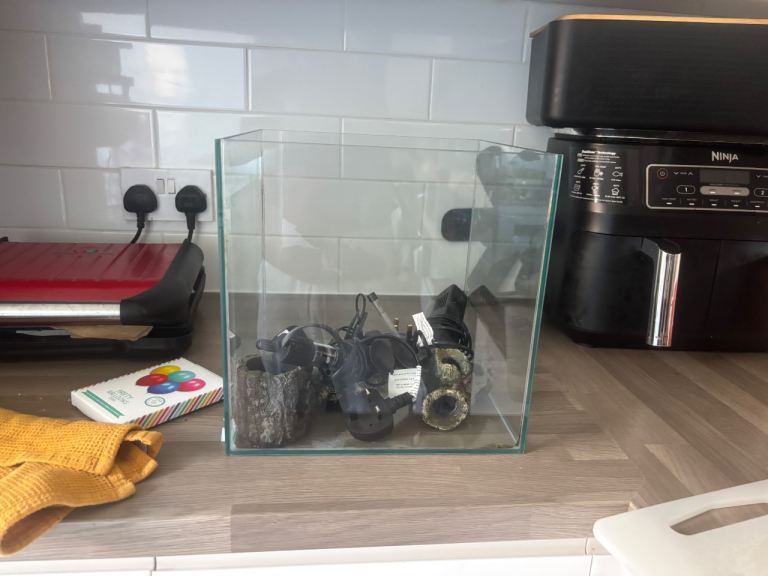 Betta Fish Aquarium Tank with Heater, Filter & LED Light and accessories