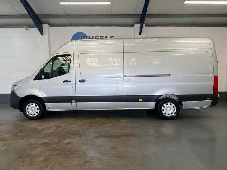 2023 Mercedes-Benz Sprinter 3.5t H2 Premium Van PANEL VAN DIESEL Manual