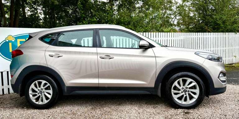CAN'T GET CREDIT? CALL US! Hyundai Tucson 1.7 CRDi Blue Drive SE Nav - £199 DEPOSIT, £66 PER WEEK