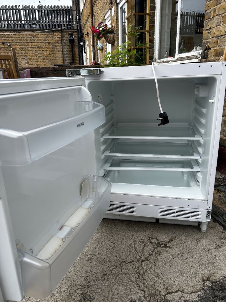 Integrated fridge
