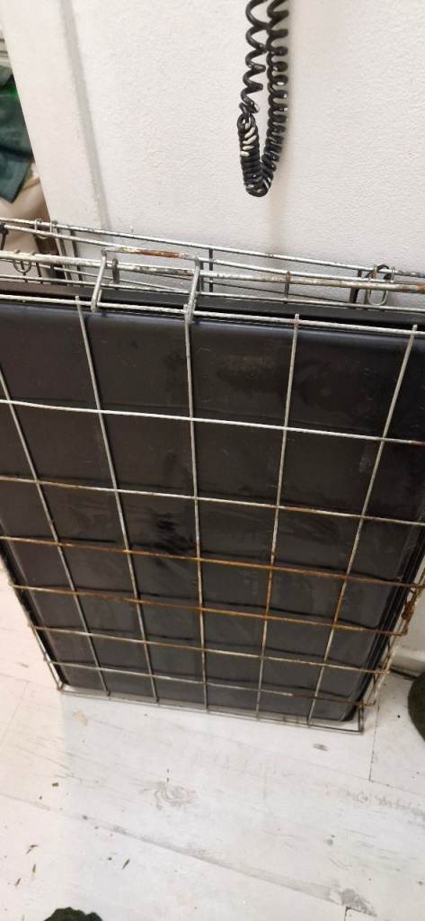 Dog crate 