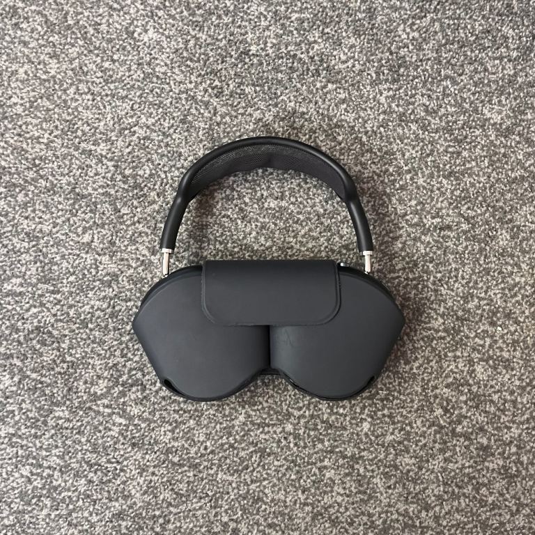 Apple AirPods Max Headphones with Smart Case – Midnight Navy