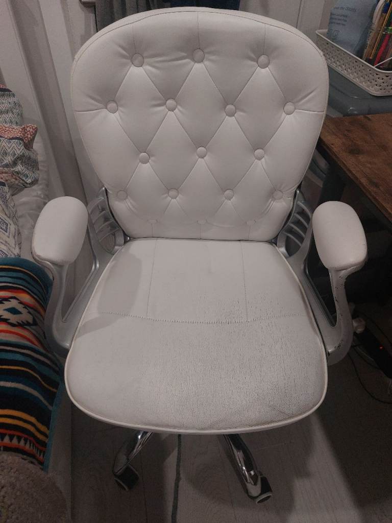 white desk chair 