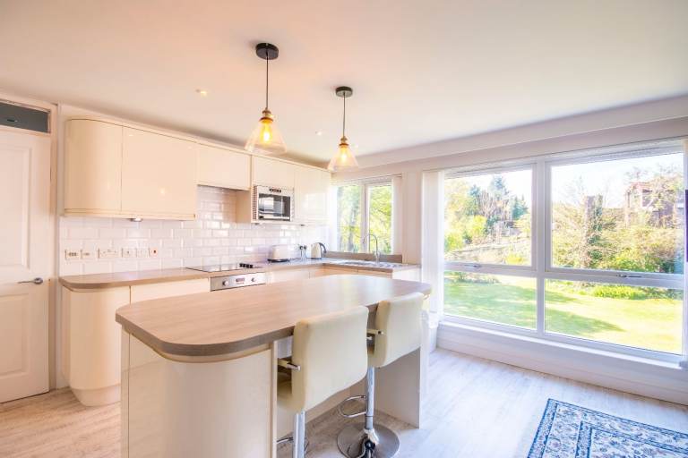 Bright and modernised, 1 bedroom, 1st floor flat in Morningside – available soon
