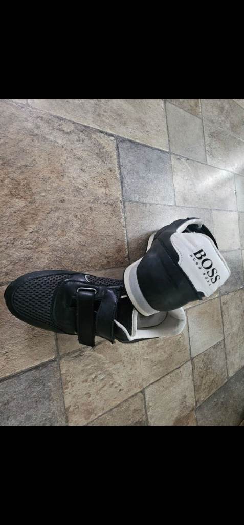 Hugo boss kid's shoes size uk 4