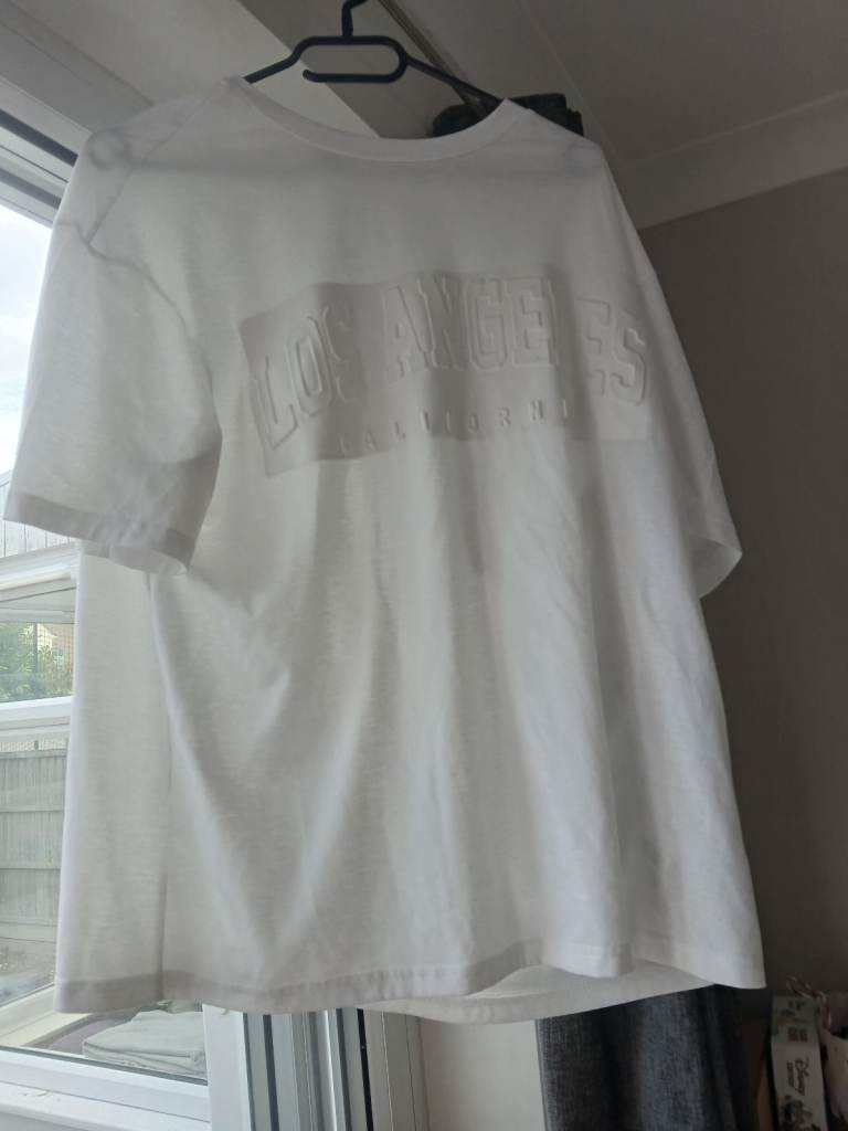 White T-Shirt with Los Angeles Design – Good Condition