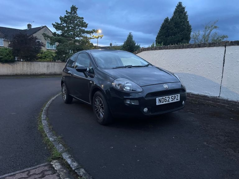 2013 Fiat punto lounge 