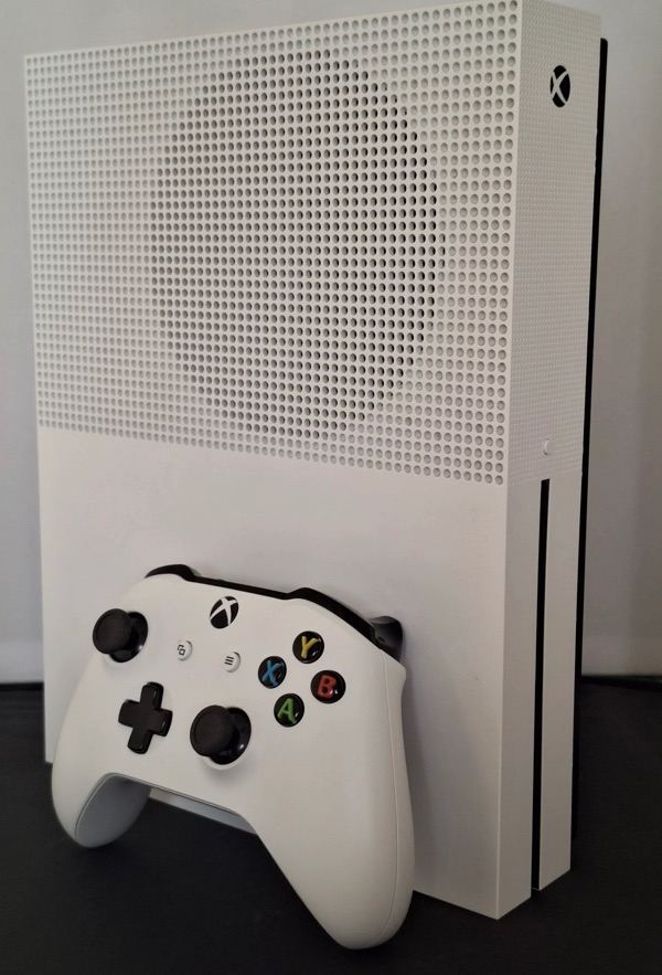 Xbox one with wired controller 