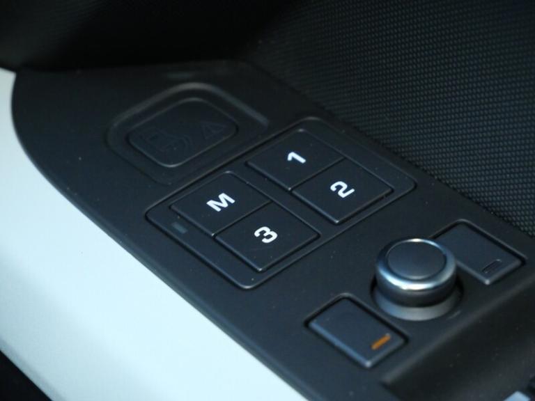 2020 Land Rover Defender 2.0 P300 SE 110 5dr Auto ESTATE PETROL Automatic