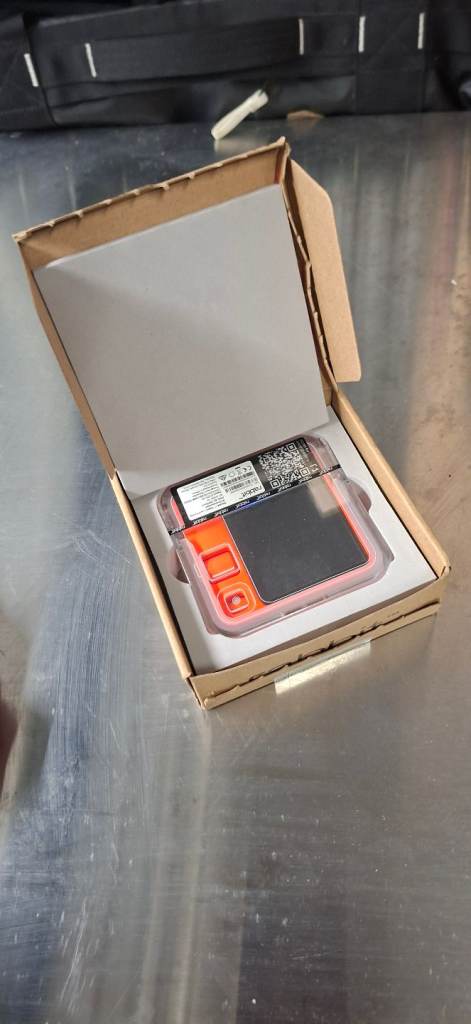 Rabbit R1 AI Companion Device – Brand New & Sealed (Leucht Orange)