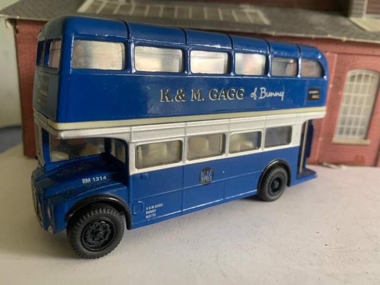 SCALE MODEL BUS Ex-London ROUTEMASTER In GAGG Livery