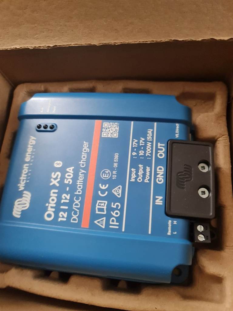 12v dc dc 50A 700w Victron charger in brand new condition 