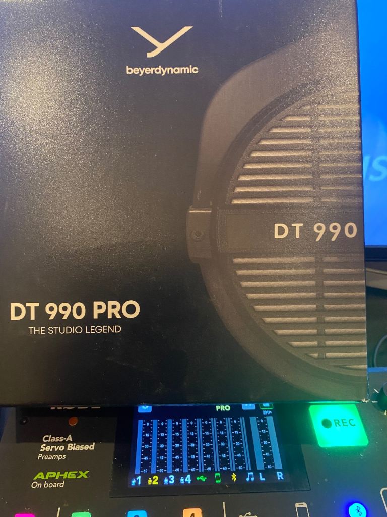 Headphones DT 990 pro & Aston Origin Condenser Microphone – New, High-Quality Studio Sound