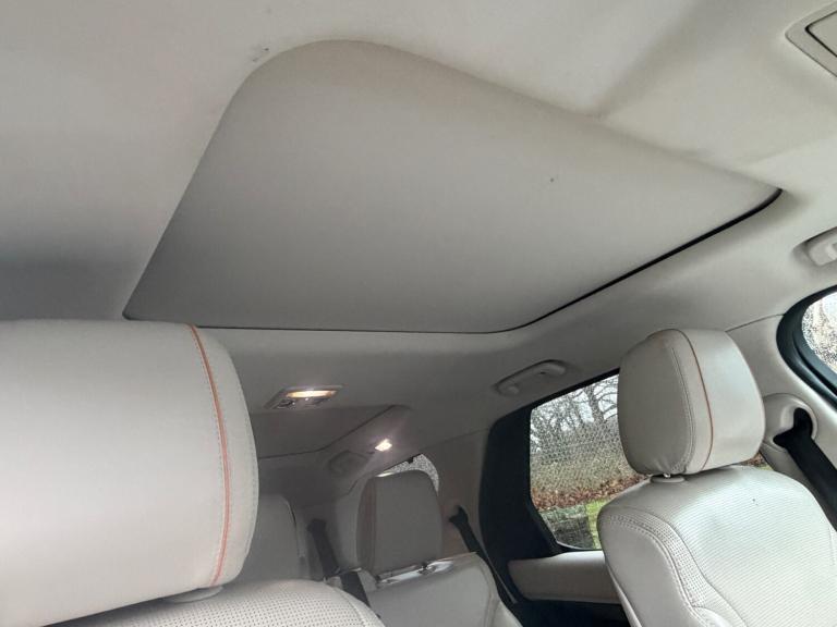 2017 Land Rover Discovery 3.0 TDV6 HSE Automatic 4WD Euro 6 5dr SUV Diesel Automatic