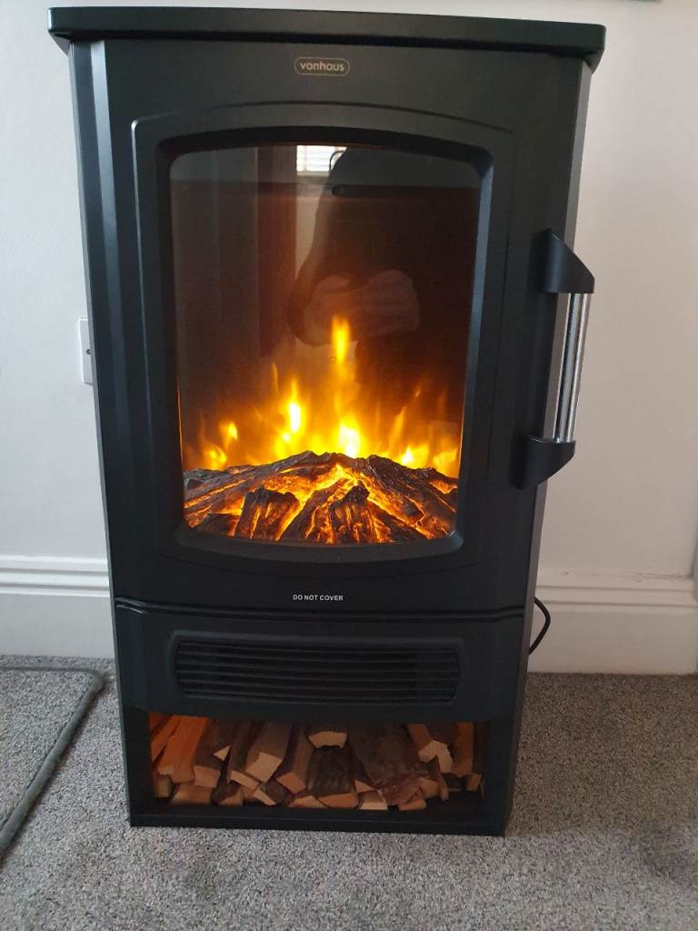 VonHaus Panoramic Electric Heater with Log Storage