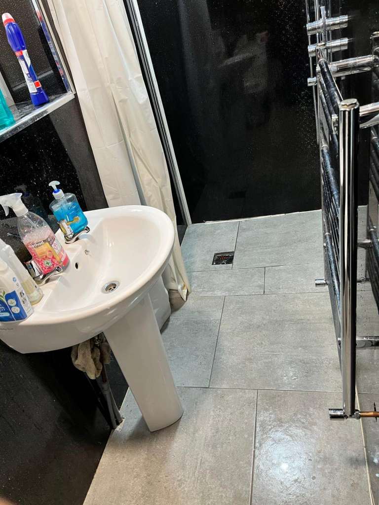 Spacious Ensuite Room – £175pw – 5 Mins from Romford Station