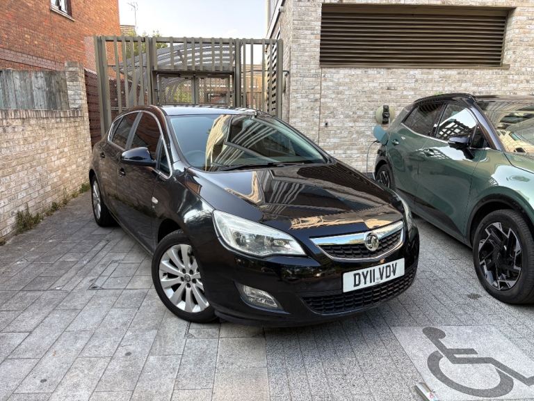 Vauxhall, ASTRA, AUTOMATIC, 2011, 1 YEAR MOT, 1.6 Petrol