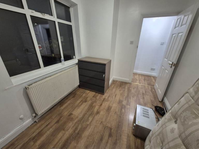 Spacious and Cosy Single Room for Rent in - UB4 9BT