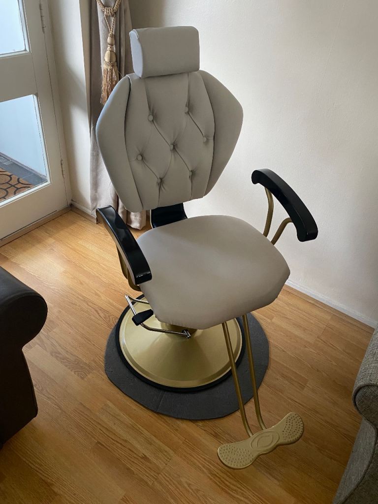 Chair, Dir trolley,x2 mirror barber , hairdresser, beauty salon 
