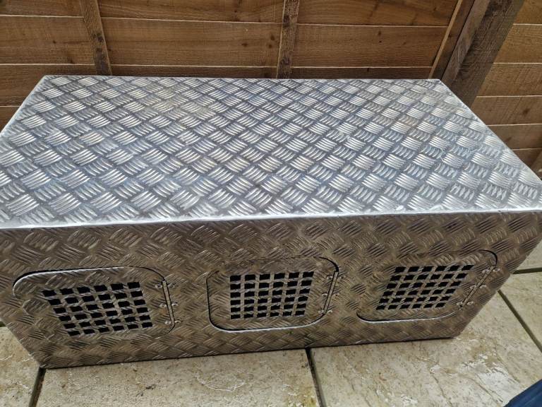 Dog box 