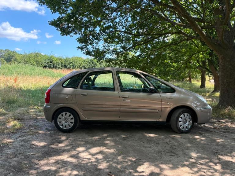 Citroen Xsara Picasso Manual 1560(cc) 1 FULL YEAR M.O.T WITH NO ADVISORIES!! Folding trays