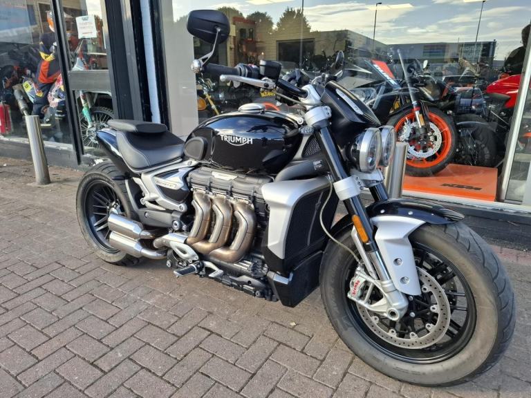 Triumph Rocket R3 2020, 10k miles with 1600 Dave Platt 3-3 Exhaust
